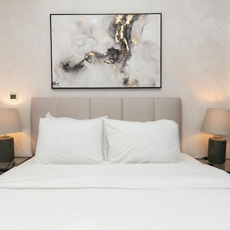 Luxury 2Br Downtown Apt With Burj Khalifa Views ดูไบ ภายนอก รูปภาพ