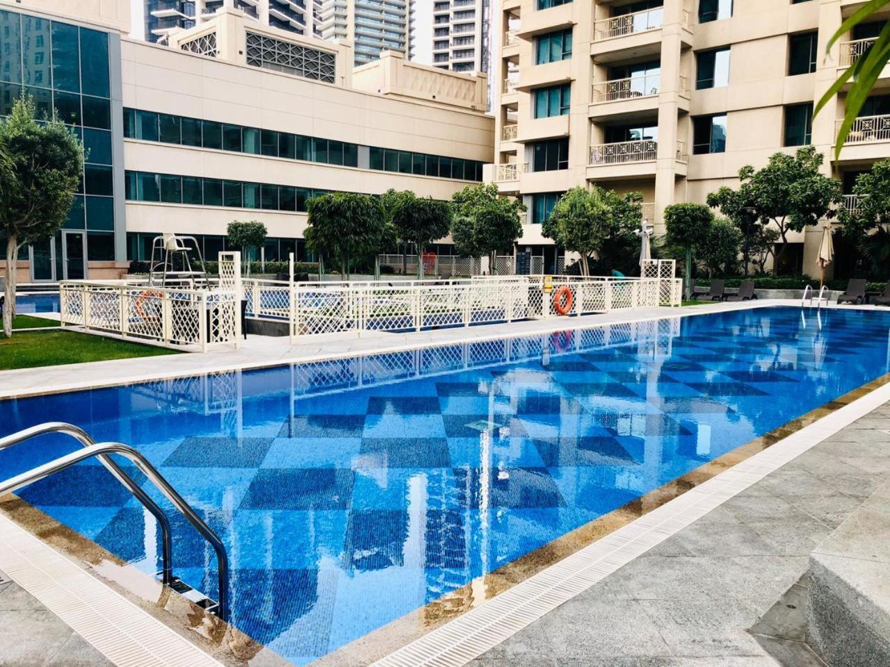 Luxury 2Br Downtown Apt With Burj Khalifa Views ดูไบ ภายนอก รูปภาพ
