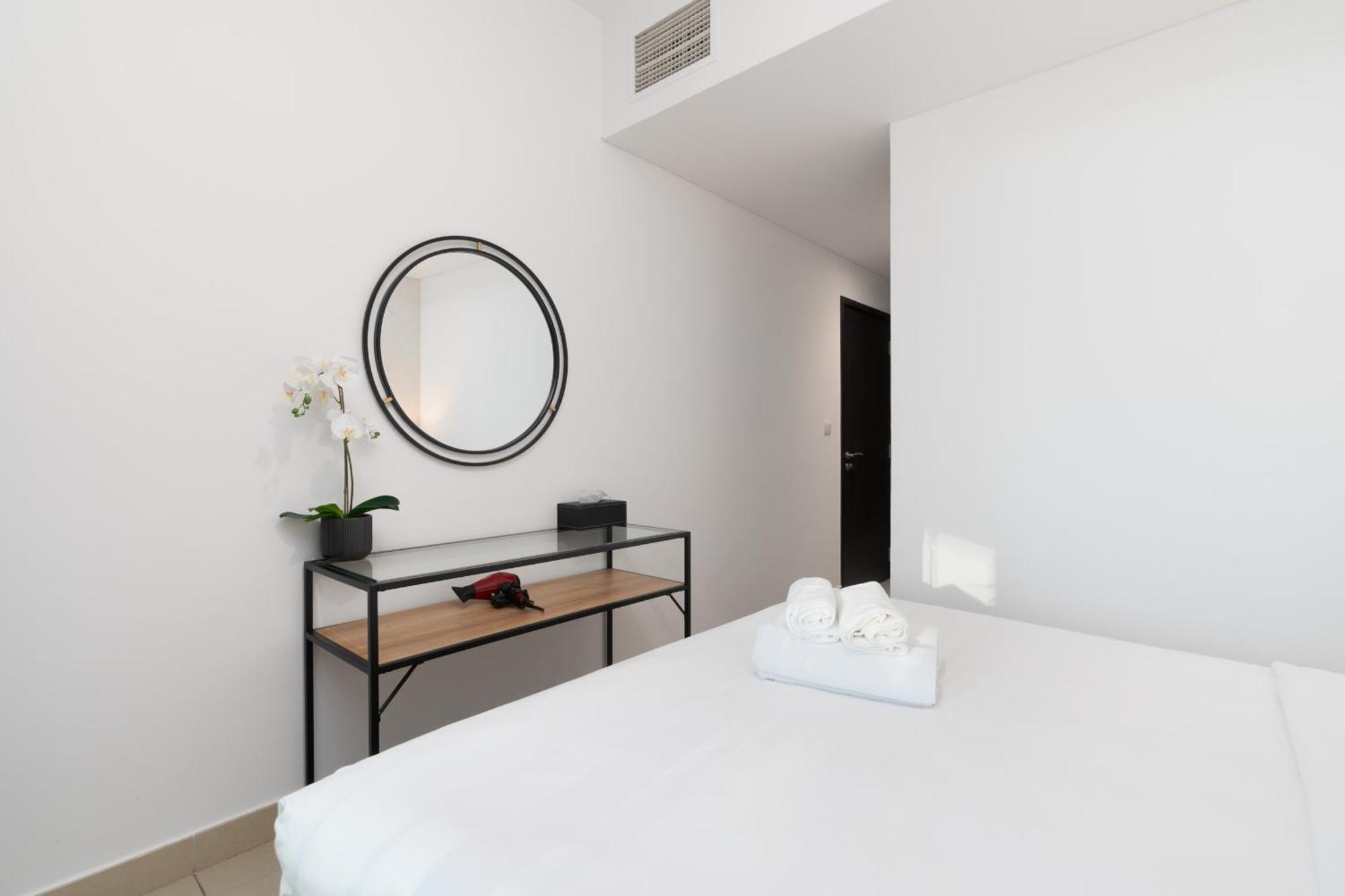 Luxury 2Br Downtown Apt With Burj Khalifa Views ดูไบ ภายนอก รูปภาพ