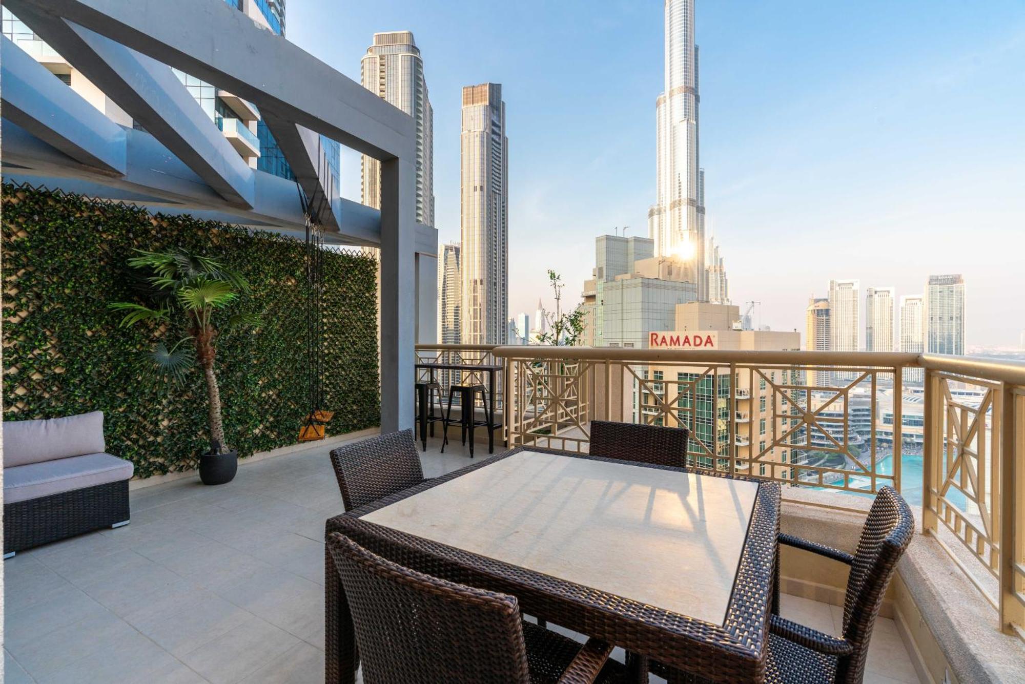 Luxury 2Br Downtown Apt With Burj Khalifa Views ดูไบ ภายนอก รูปภาพ