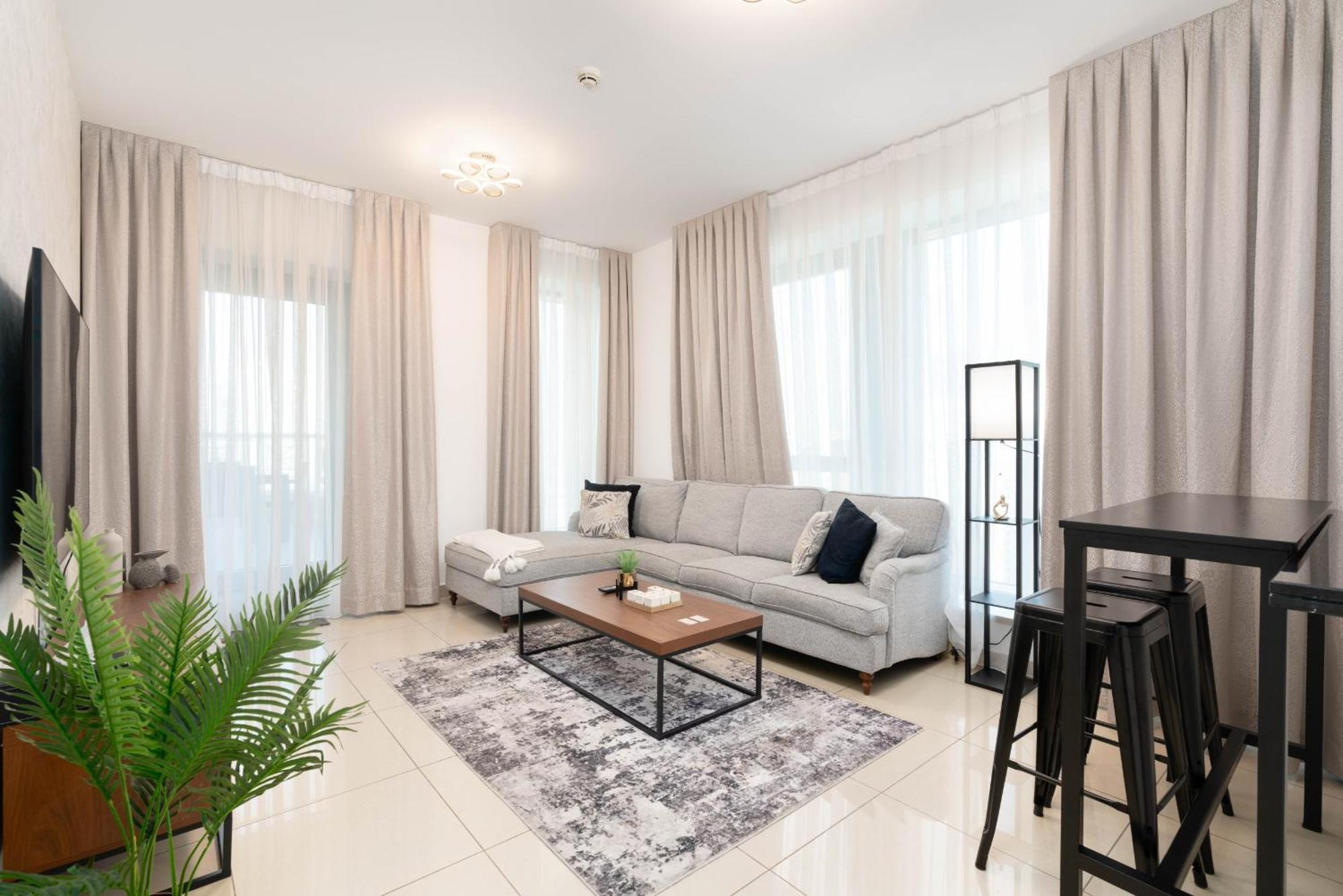 Luxury 2Br Downtown Apt With Burj Khalifa Views ดูไบ ภายนอก รูปภาพ