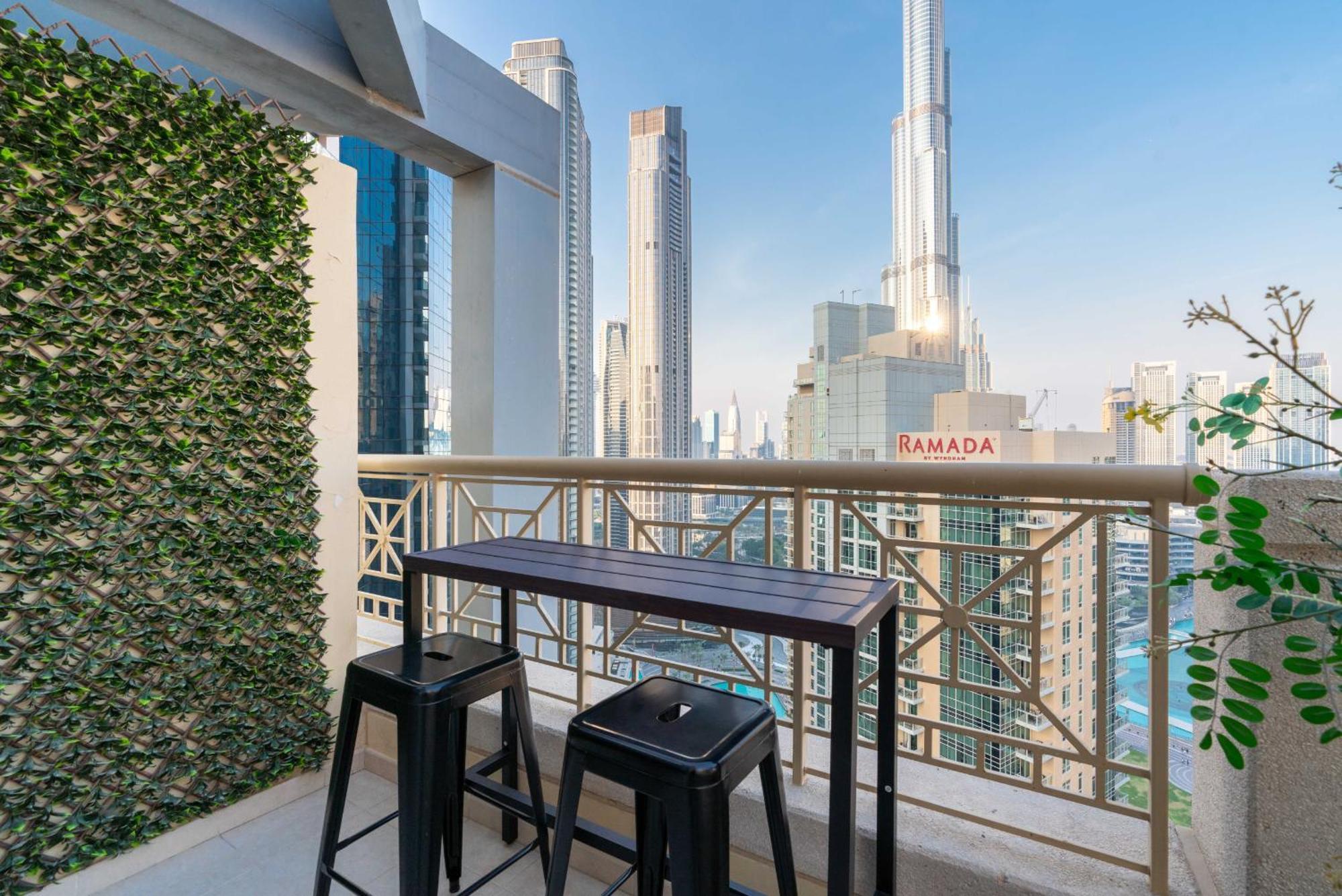 Luxury 2Br Downtown Apt With Burj Khalifa Views ดูไบ ภายนอก รูปภาพ