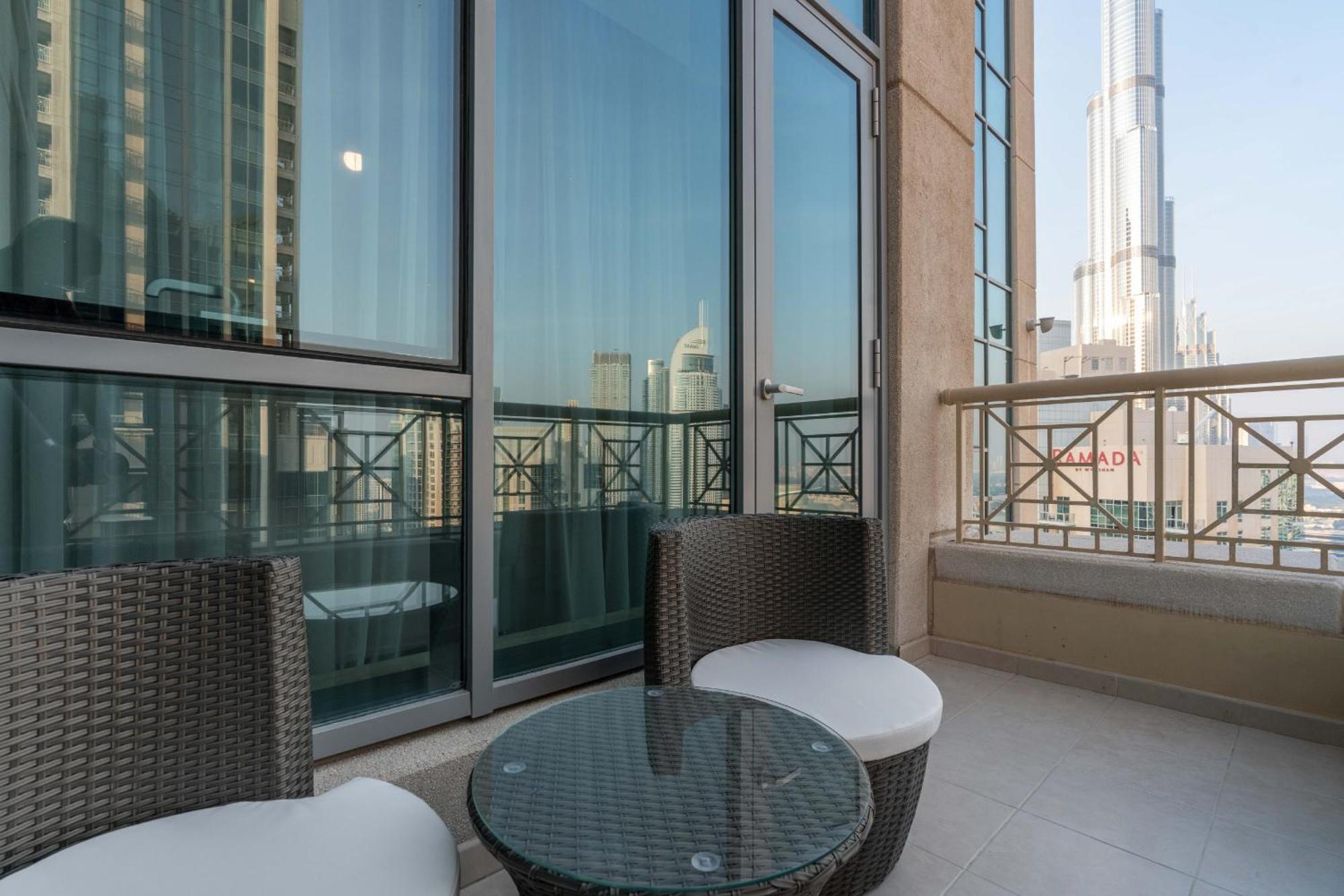 Luxury 2Br Downtown Apt With Burj Khalifa Views ดูไบ ภายนอก รูปภาพ