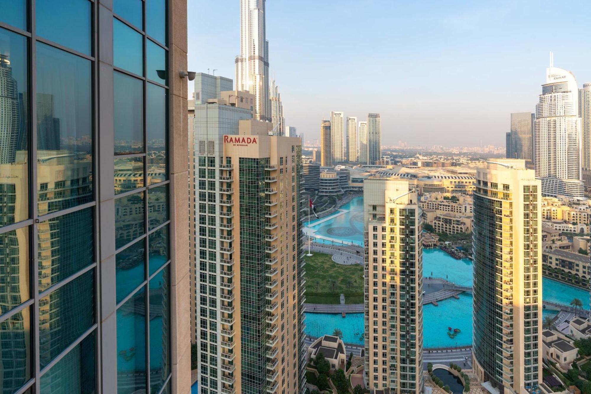 Luxury 2Br Downtown Apt With Burj Khalifa Views ดูไบ ภายนอก รูปภาพ